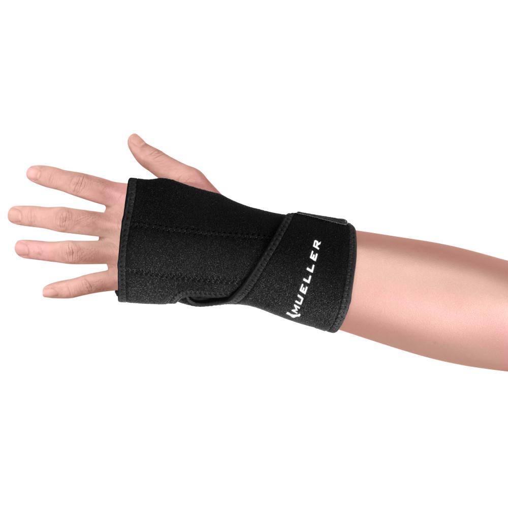 Mueller Reversible Wrist Brace (67317) - Victor Sports